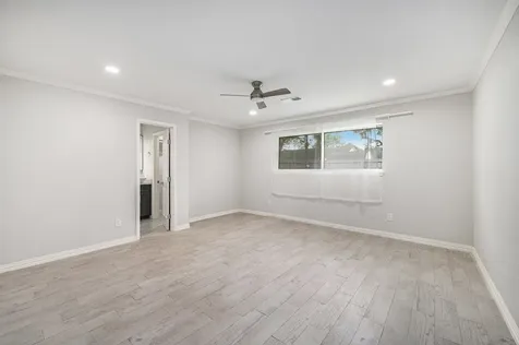 10818 Hillcroft Avenue Houston TX 77096