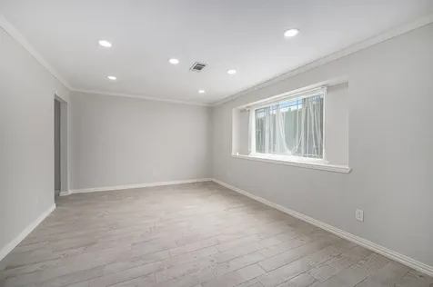 10818 Hillcroft Avenue Houston TX 77096