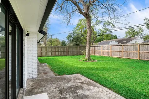 10818 Hillcroft Avenue Houston TX 77096