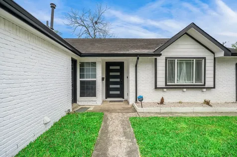 10818 Hillcroft Avenue Houston TX 77096