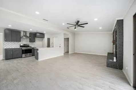 10818 Hillcroft Avenue Houston TX 77096