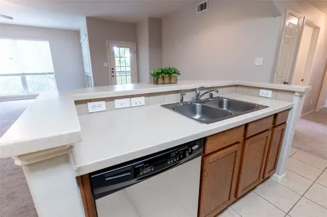 6607 Lake Woodlands Drive 624 The Woodlands TX 77382