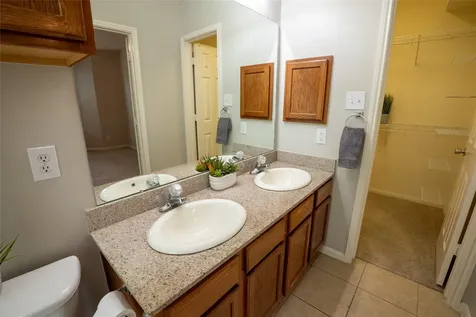 6607 Lake Woodlands Drive 624 The Woodlands TX 77382