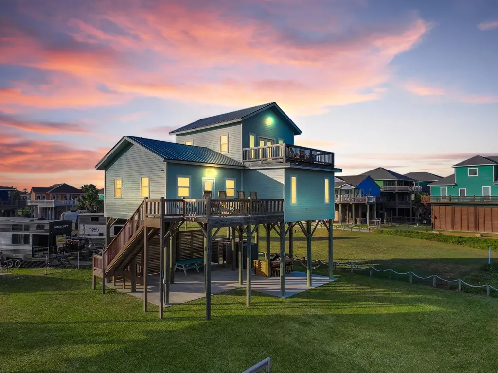 1890 Atlantis Lane Crystal Beach TX 77650
