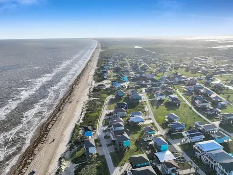 1890 Atlantis Lane Crystal Beach TX 77650