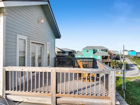 1890 Atlantis Lane Crystal Beach TX 77650