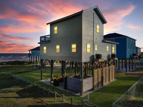 1890 Atlantis Lane Crystal Beach TX 77650