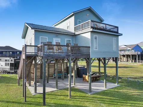1890 Atlantis Lane Crystal Beach TX 77650