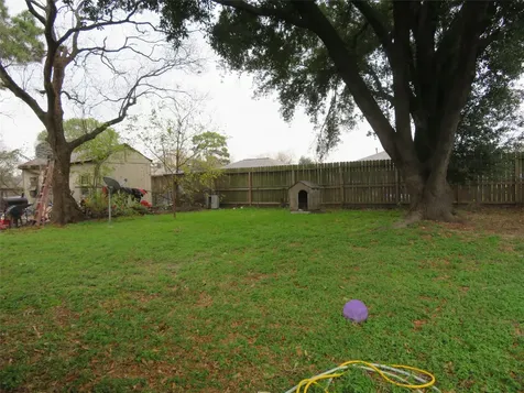 827 Marcolin Street Houston TX 77088