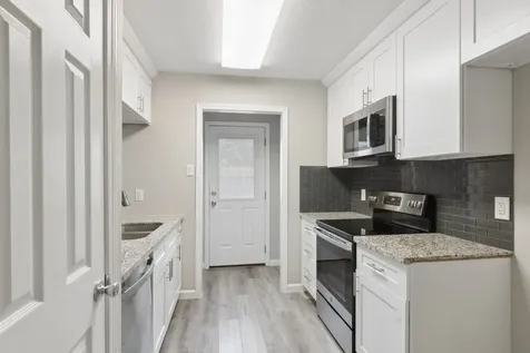 17225 Saturn Lane Houston TX 77058