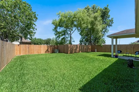 2073 Lepper Street Alvin TX 77511
