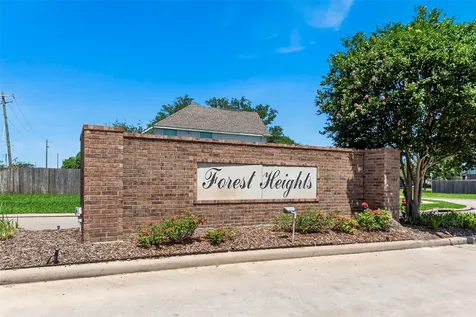 2073 Lepper Street Alvin TX 77511
