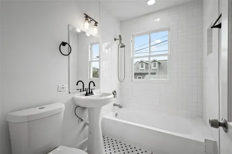 1106 Winnie Street Galveston TX 77550