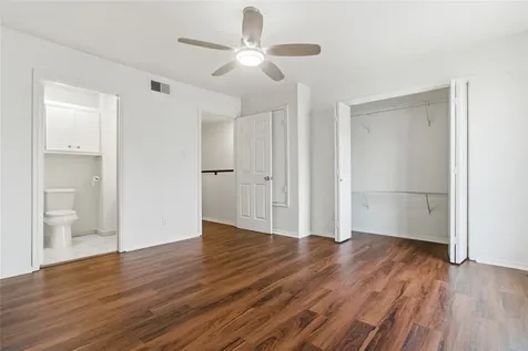 11000 Kinghurst Drive 134 Houston TX 77099