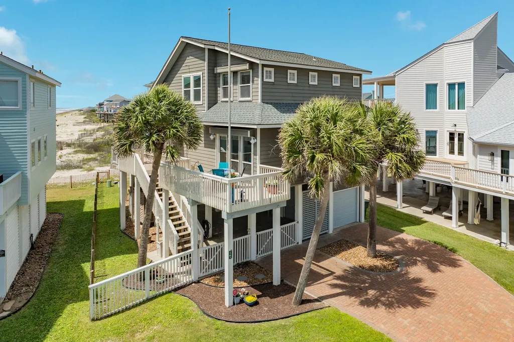 4247 Sandpiper Lane Galveston TX 77554