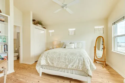 4247 Sandpiper Lane Galveston TX 77554