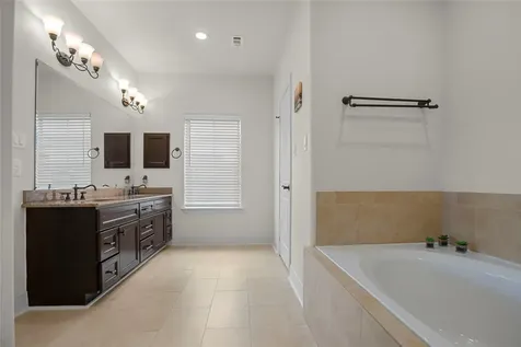 10099 Oakland Hills Drive Cleveland TX 77327