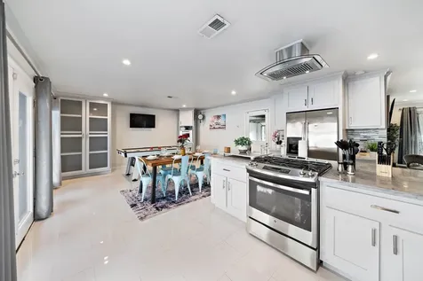 1825 Locksford Street Houston TX 77008