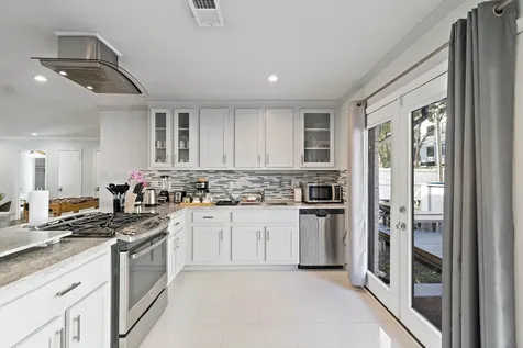 1825 Locksford Street Houston TX 77008