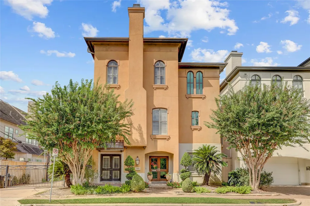 1008 Potomac Drive Houston TX 77057