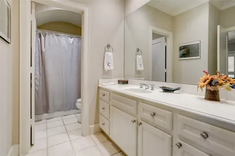 1008 Potomac Drive Houston TX 77057