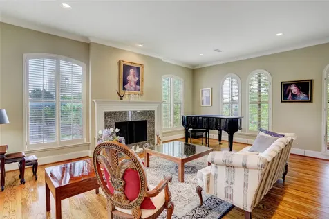 1008 Potomac Drive Houston TX 77057