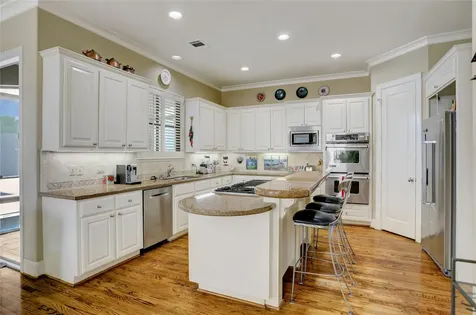 1008 Potomac Drive Houston TX 77057