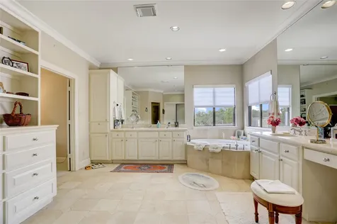 1008 Potomac Drive Houston TX 77057