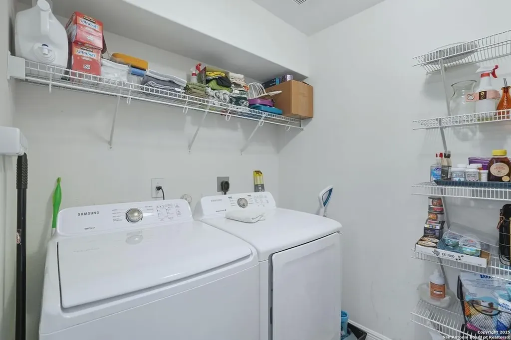 663 Lynx Mountain San Antonio TX 78251