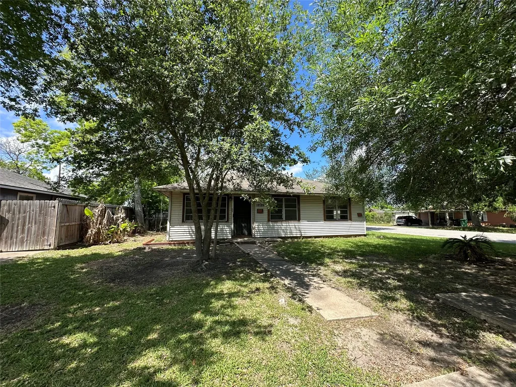 12125 Palmbeach Street Houston TX 77034