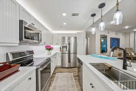 801 E Beach Drive Tw1704 Galveston TX 77550