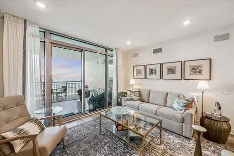 801 E Beach Drive Tw1704 Galveston TX 77550