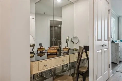 801 E Beach Drive Tw1704 Galveston TX 77550