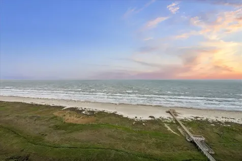 801 E Beach Drive Tw1704 Galveston TX 77550
