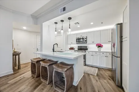 801 E Beach Drive Tw1704 Galveston TX 77550