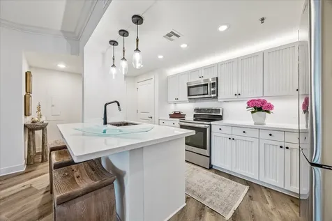 801 E Beach Drive Tw1704 Galveston TX 77550