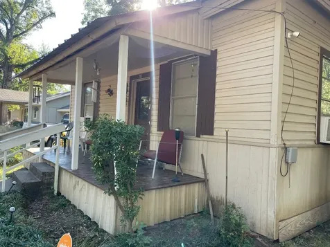 703 E Terrell Avenue Crockett TX 75835
