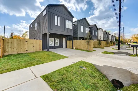 1203 Dewalt Street Houston TX 77088