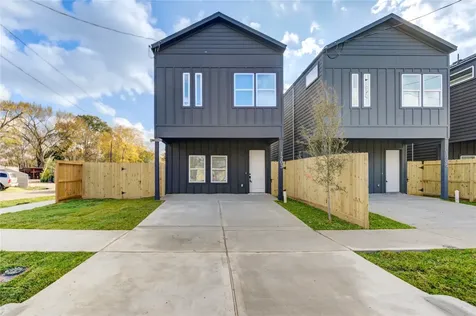 1203 Dewalt Street Houston TX 77088