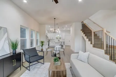 1203 Dewalt Street Houston TX 77088
