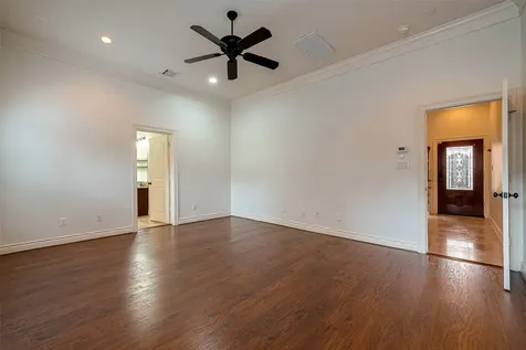 5608 Kansas Street B Houston TX 77007