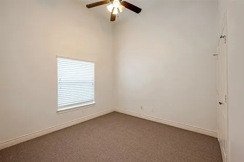 5608 Kansas Street B Houston TX 77007