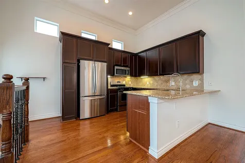 5608 Kansas Street B Houston TX 77007