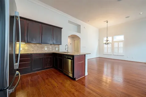 5608 Kansas Street B Houston TX 77007