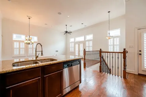 5608 Kansas Street B Houston TX 77007