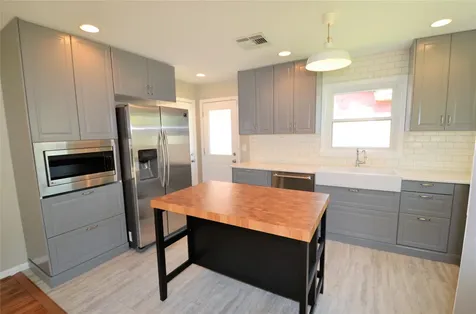 1906 Coulcrest Drive Houston TX 77055