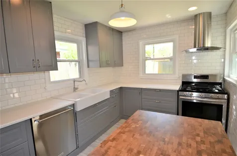 1906 Coulcrest Drive Houston TX 77055