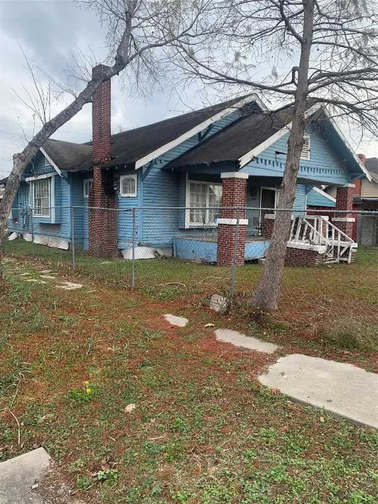 5001 Sherman Street Houston TX 77011