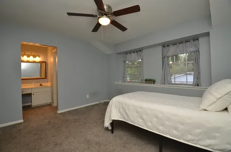 10018 Knoboak Drive 13 Houston TX 77080