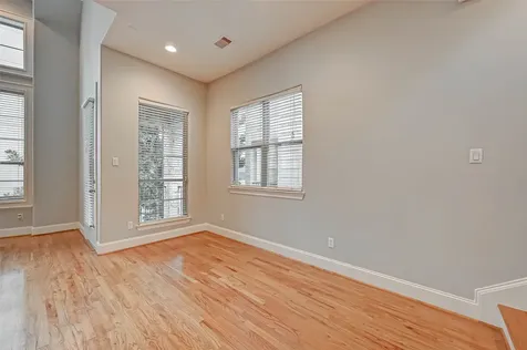 2906 Leeland Street Houston TX 77003